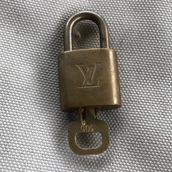 Louis Vuitton Gold Padlock and Key Set - Picture 2 of 5